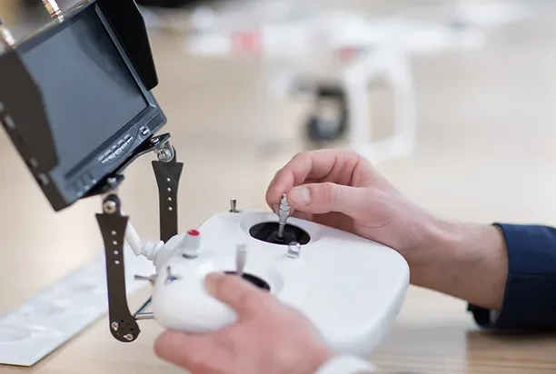 04. Galeria 5. PILOTO PROFESIONAL CON BAI e1712653434888